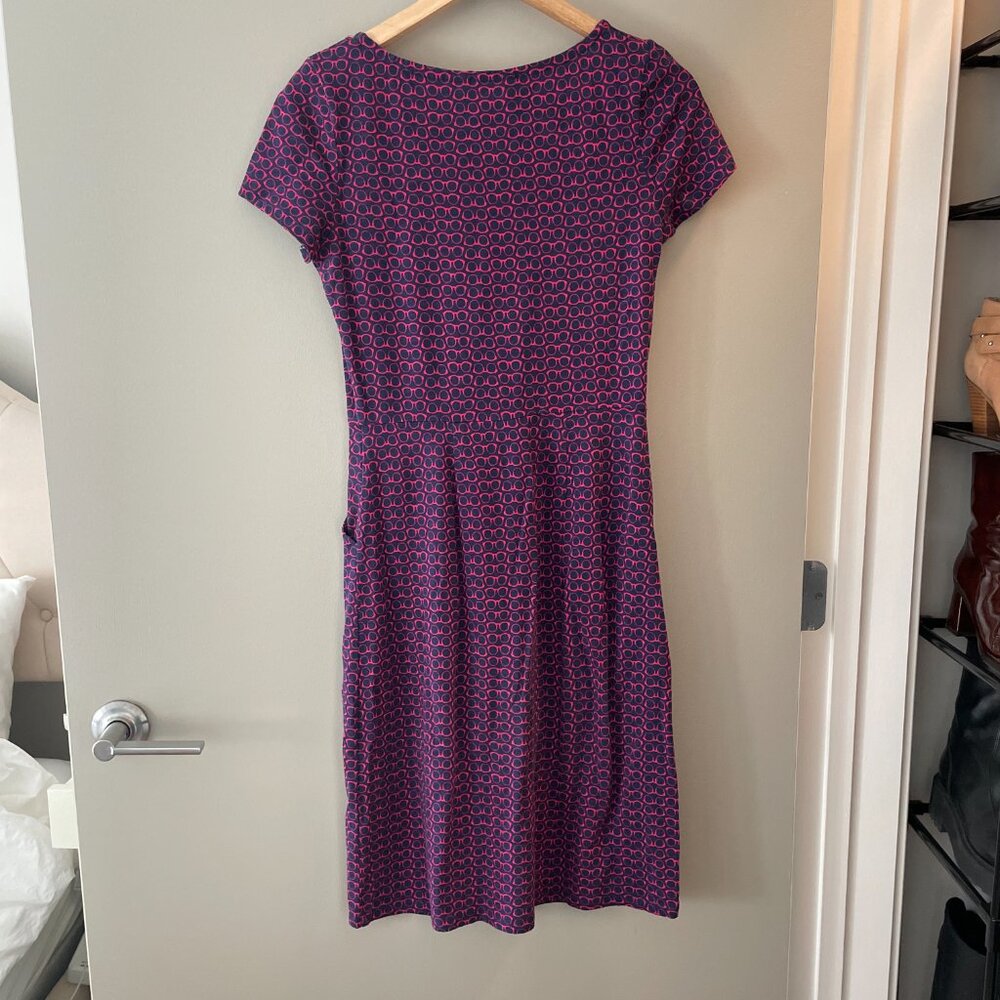 EUC Boden Phoebe Cotton Jersey Dress Navy Blue Pink Glasses Print Size 2 Regular - Picture 3 of 4